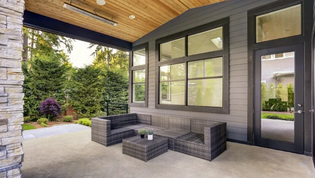 Kunststof achterdeur op maat montage